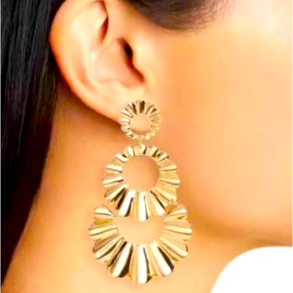 Kate Spade Golden Scrunch Scallop Triple Tier Earrings